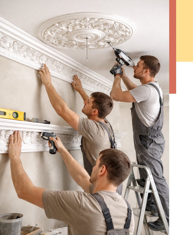 Монтаж лепнины на потолок в Новодвинске от 3273 руб. быстро и недорого | ОТДЕЛОЧНИК-Нвд